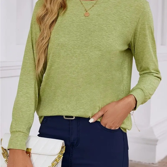 Green Long Sleeve Women's Top New - Picture 3 of 11